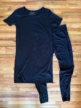 Hatch Layers Short Sleeve T-Shirt Dress and Pant Set Maternity Medium